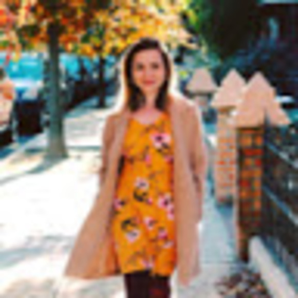 Meet your Posher, Emily - Picture 1 of 1